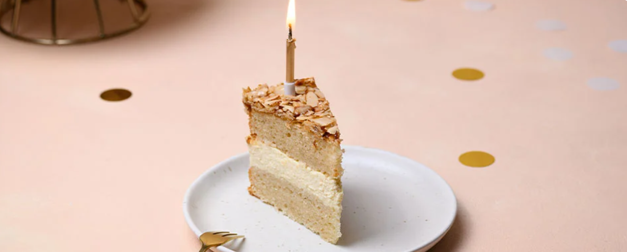 Glutenfreier Bienenstich mit HAFERVOLL – luftiger Bio-Kuchengenuß
